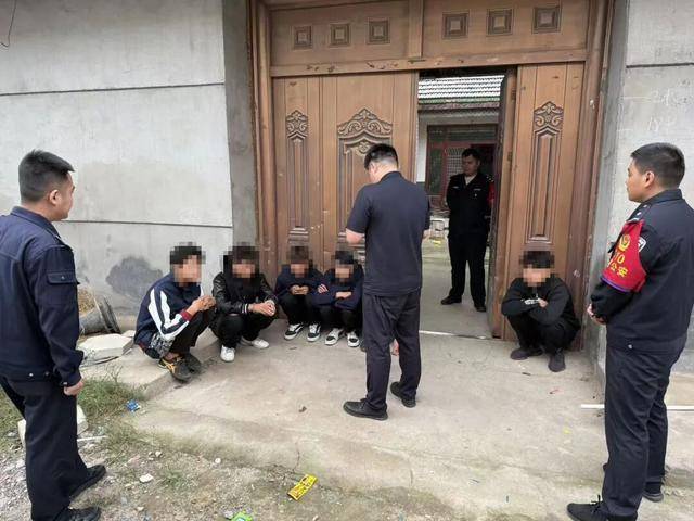 临沂俩小伙偷摸去派出所门口放下<strong></p>
<p>国内数字货币</strong>了…