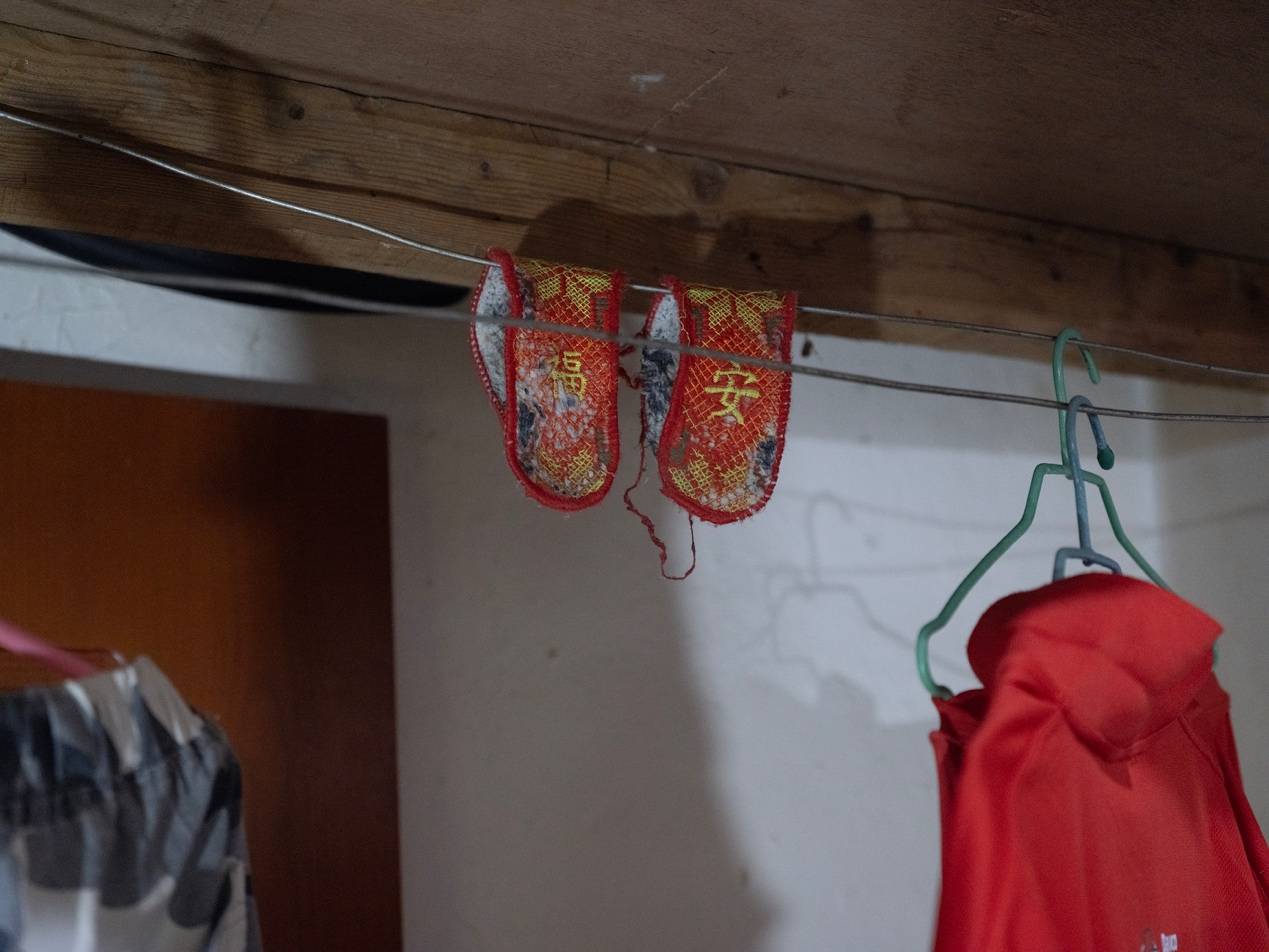 <strong></p>
<p>国内数字货币</strong>他们挤在8元一晚的旅店 几百人抢一个活