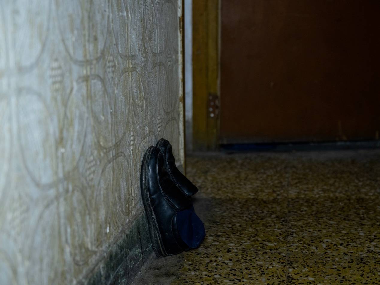 <strong></p>
<p>国内数字货币</strong>他们挤在8元一晚的旅店 几百人抢一个活