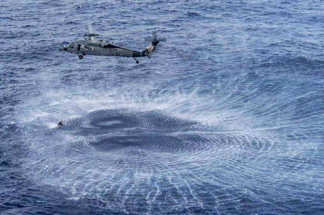 美海军在南海连摔两架飞机<strong></p>
<p>数字货币监管</strong>，因电磁攻击？中国军号发文