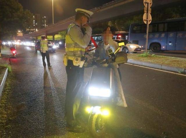 北京“电子眼”开始抓拍电动自行车违法<strong></p>
<p>数字货币监管</strong>,试点审核录入电动自行车违法行为3.8万起