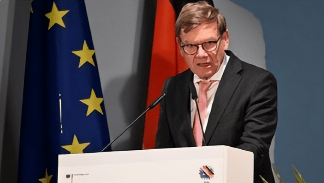 3天后<strong></p>
<p>数字货币监管</strong>,德国外长又反悔了,想跟中方尽快通话,重新安排访华行程