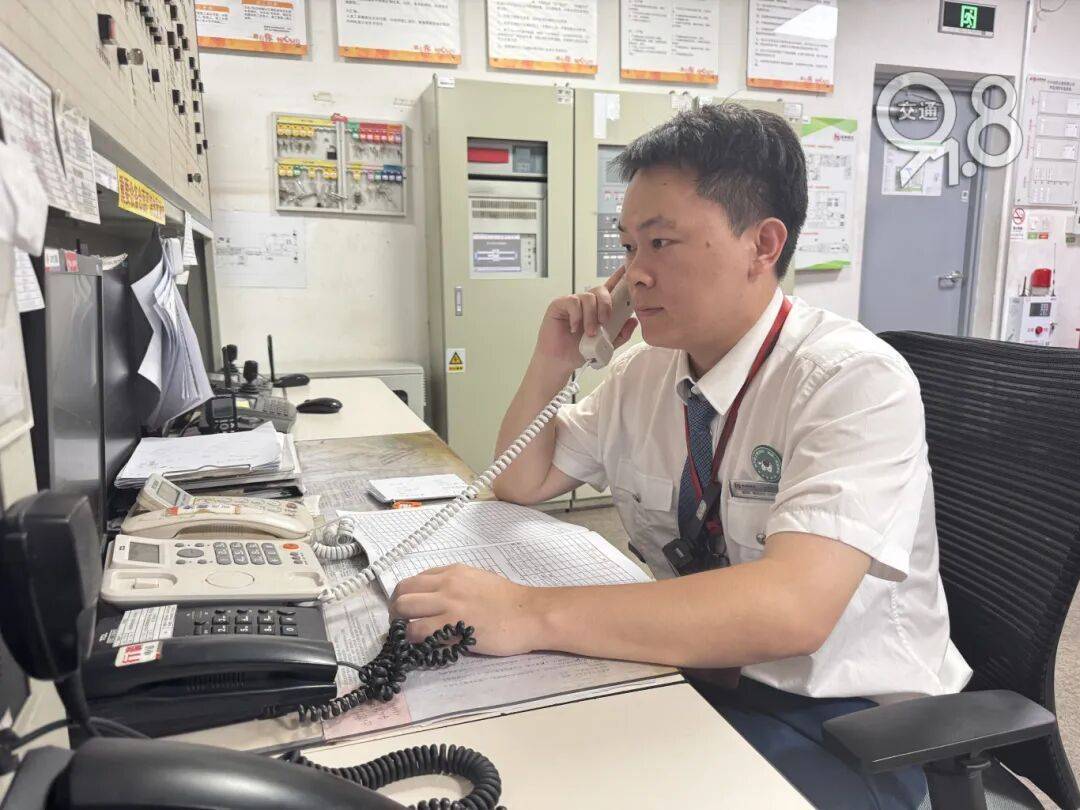 杭州地铁内<strong></p>
<p>数字货币合法</strong>,女乘客突然崩溃大哭!紧接着……这一幕被拍下