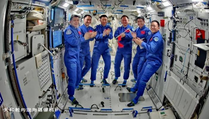 疑似遭空间微小碎片撞击<strong></p>
<p>货币数字代码</strong>，神舟二十号返回任务将推迟进行