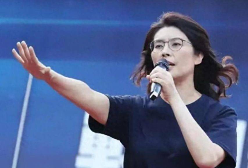 两岸统一众望所归!台湾岛内掀起入党潮,869人加入国民党,洪秀柱出面促统,果然没让大陆失望!