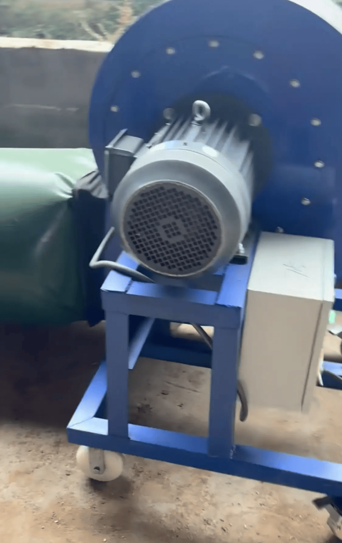 阴雨50天<strong></p>
<p>数字货币银行</strong>，他用3200块救回30万斤玉米