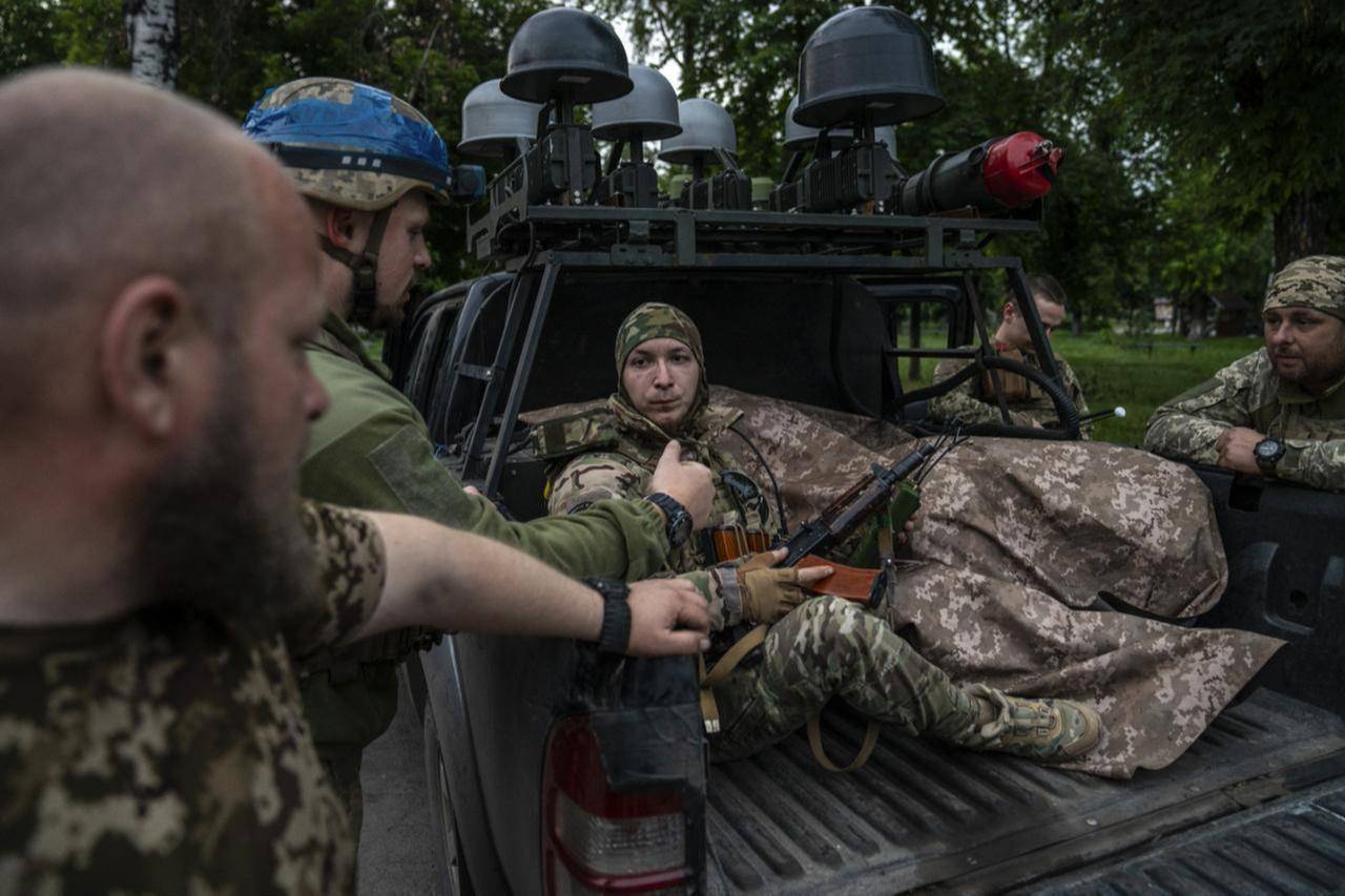 瞒不住了<strong></p>
<p>数字货币群</strong>,红军城9000乌军被围,乌前防长:再不投降就是全线溃败