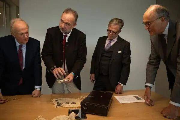 失踪百年的欧洲王室诅咒之钻重现<strong></p>
<p>数字货币系统</strong>，背后藏着一位忠贞皇后的惊人布局