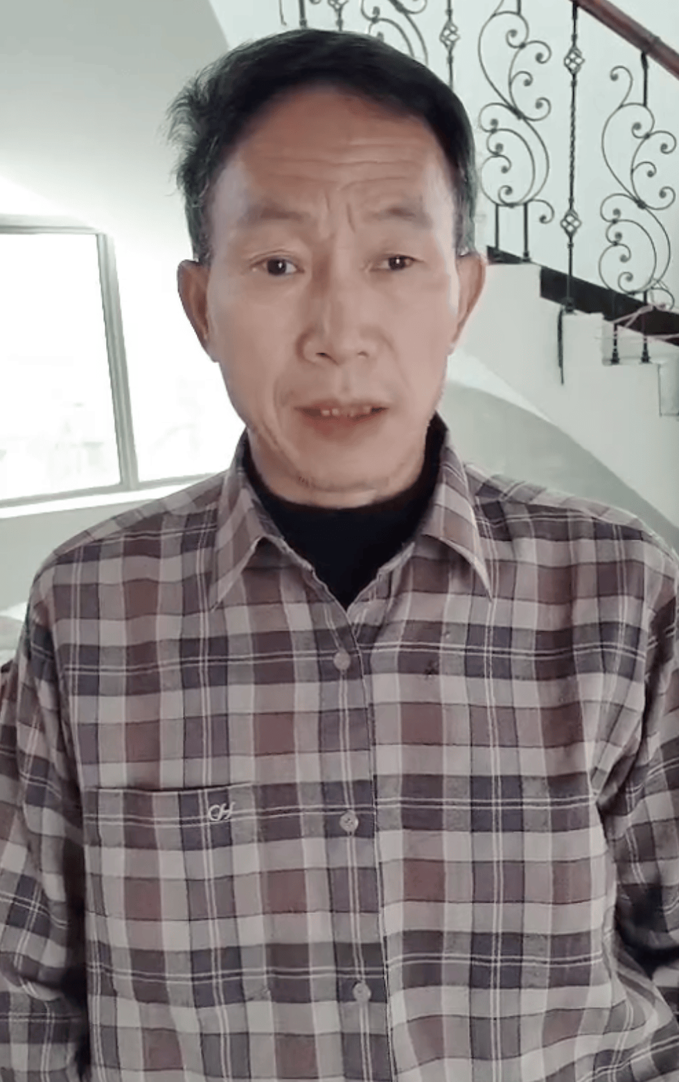 “蛇被我甩开了<strong></p>
<p>数字货币世界</strong>,没完全注射毒液”,湖南直播抓蛇被咬伤网红被警方拘留后发声道歉