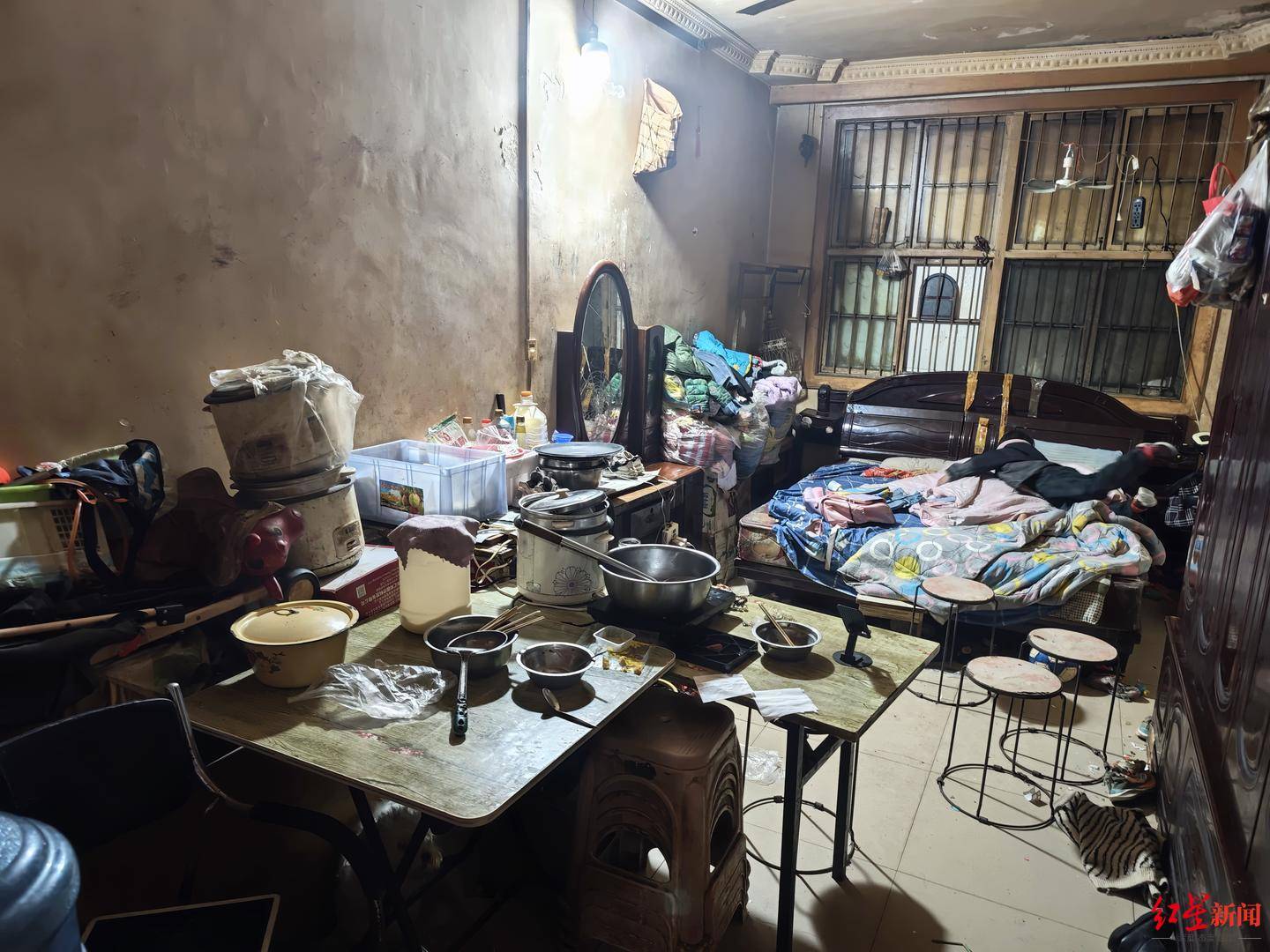 现场走访“女孩寒冬穿拖鞋捡食”一家：还有一个4岁妹妹<strong></p>
<p>数字货币新闻</strong>，当地正为两个孩子联系学校|求真