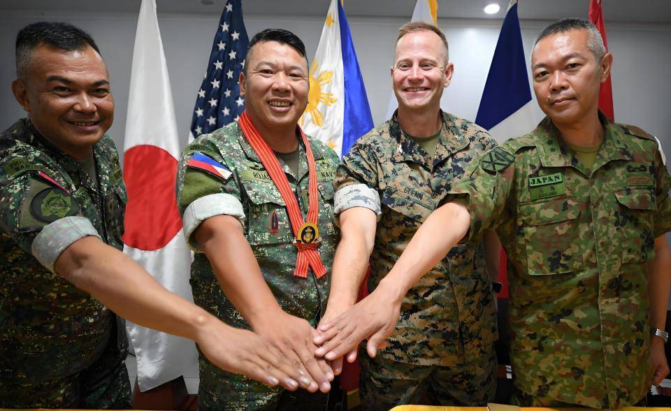 解放军出动多架轰炸机，对菲律宾强硬表态