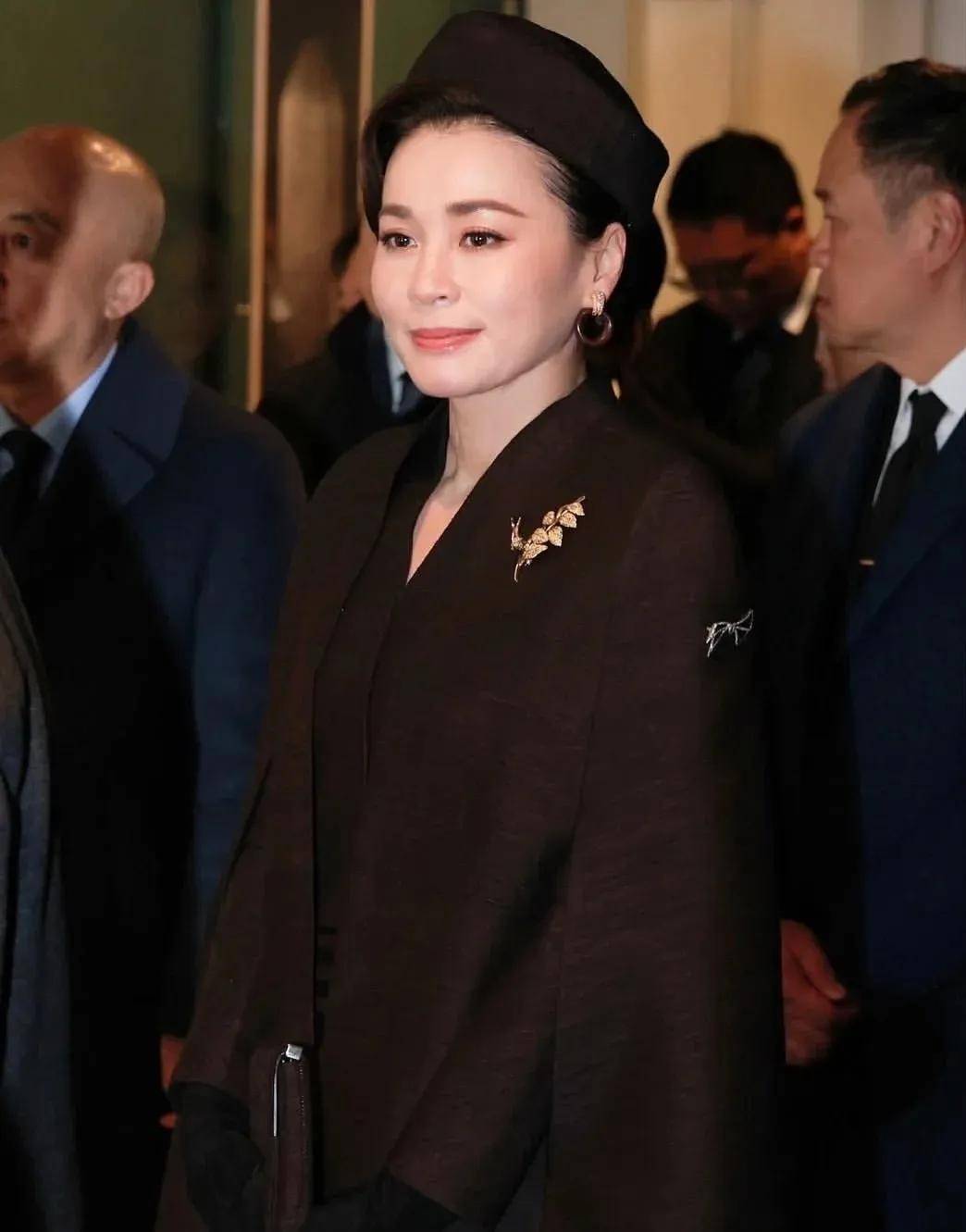 泰国王后访华“穿搭九宫格”出圈<strong></p>
<p>数字货币央行</strong>,隆重珠宝展现用心诚意