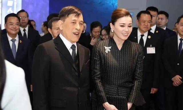 泰国王后访华“穿搭九宫格”出圈<strong></p>
<p>数字货币央行</strong>,隆重珠宝展现用心诚意