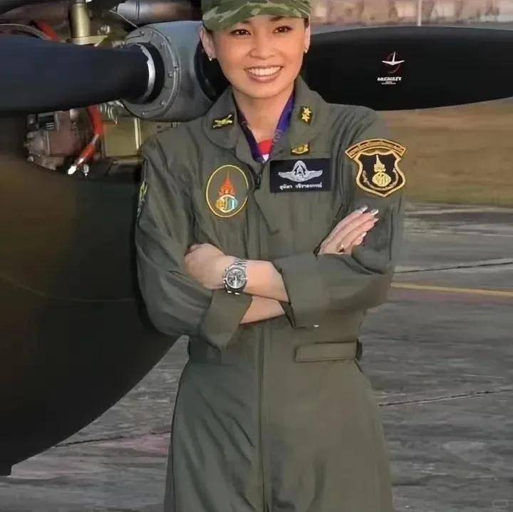 泰国王后访华“穿搭九宫格”出圈<strong></p>
<p>数字货币央行</strong>,隆重珠宝展现用心诚意