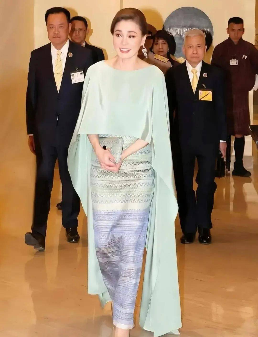 泰国王后访华“穿搭九宫格”出圈<strong></p>
<p>数字货币央行</strong>,隆重珠宝展现用心诚意