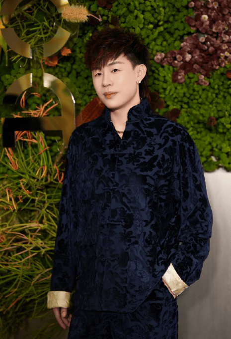 考古|胡彦斌易梦玲恋情曝光！相差16岁横跨歌手网红领域<strong></p>
<p>数字货币央行</strong>，25年底最让人震惊的情侣出现