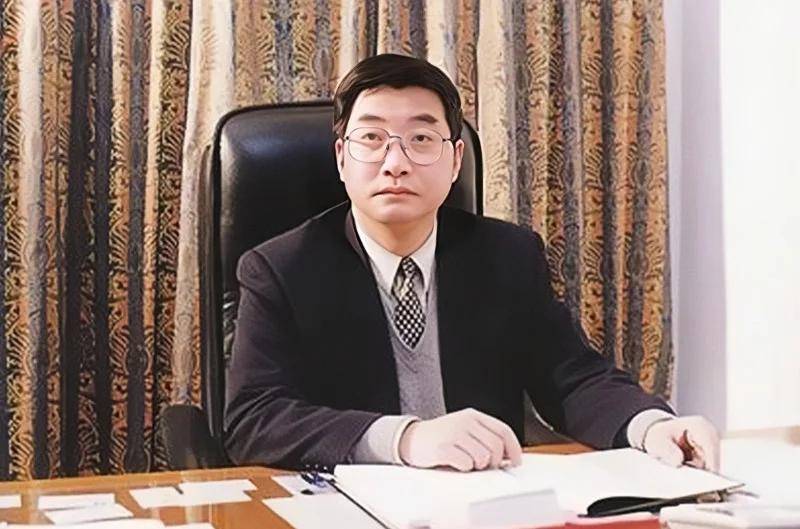 南通文峰“70后”女副总被留置！去年年薪超百万<strong></p>
<p>数字货币交易app</strong>，公司前三季净利大跌75%