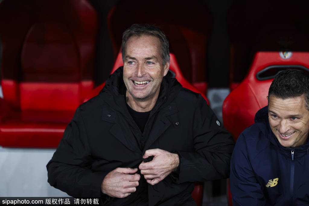 穆帅与斯内德重聚:回忆三冠王的荣耀与温情