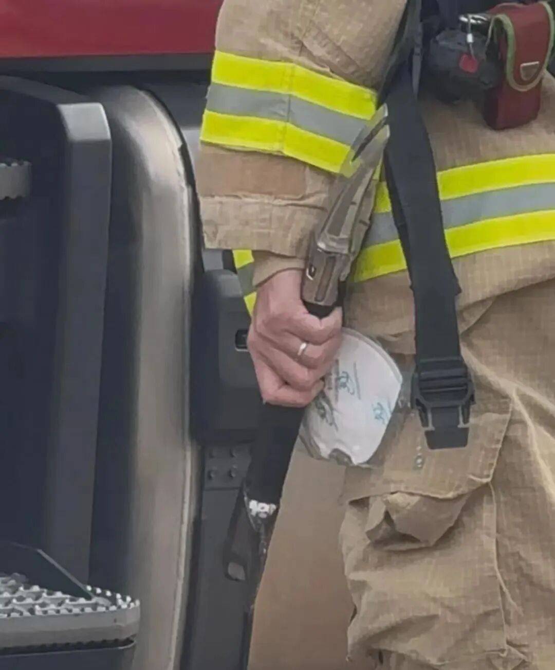 已致94人遇难<strong></p>
<p>开发数字货币</strong>，李家超：望内地协助！廉政公署：或涉贪污！这一幕令人破防