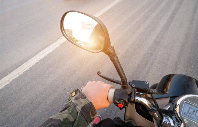 交付8万辆却蒸发5000亿市值<strong></p>
<p>数字货币期货</strong>，雷军“抄底”小米能否对抗空头？