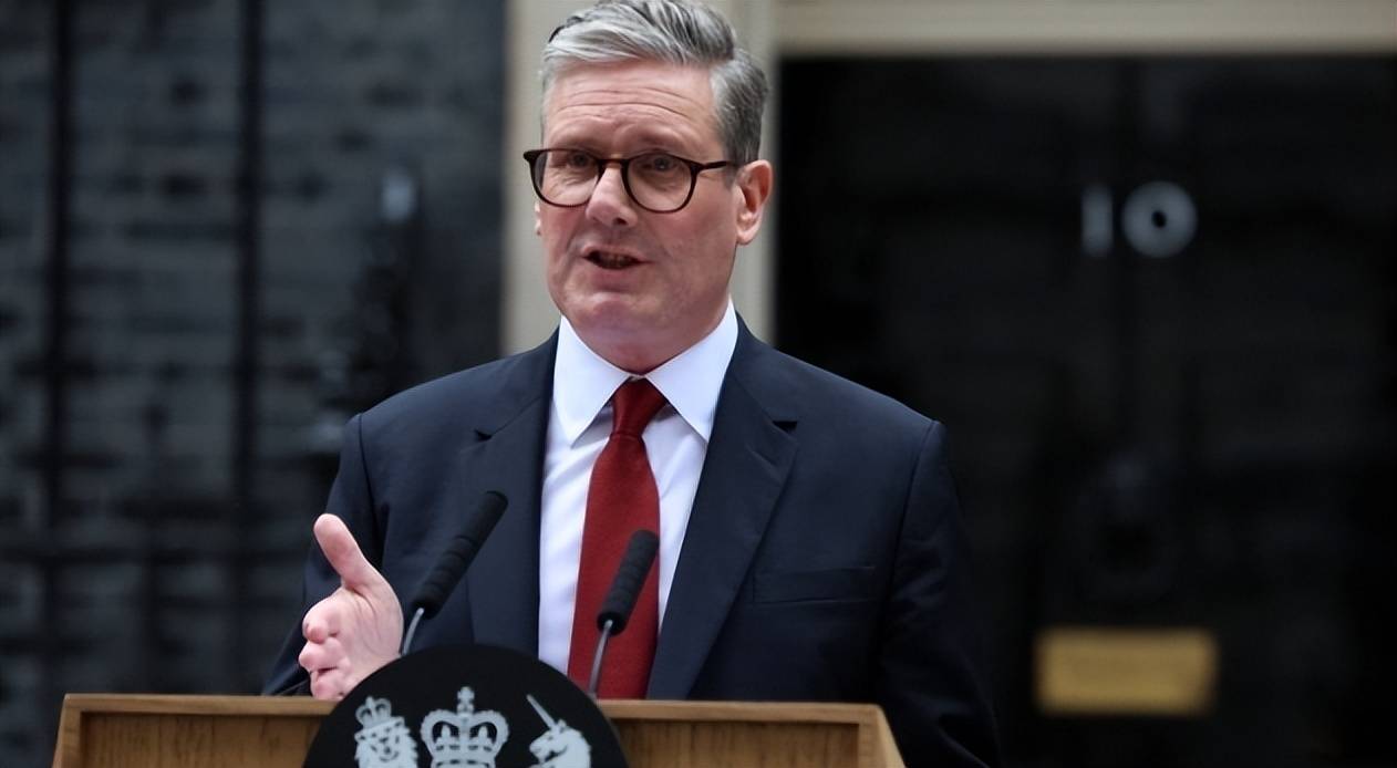 事情闹大了!俄军发射导弹<strong></p>
<p>数字货币期权</strong>,乌克兰大坝被炸断,泽连斯基向美欧求助,特朗普直接把话说透