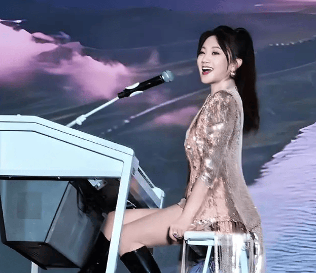 考古|玖月奇迹被曝已复婚<strong></p>
<p>数字货币期权</strong>,王小玮疑似怀孕小腹隆起,为何两人至今不同台演出?