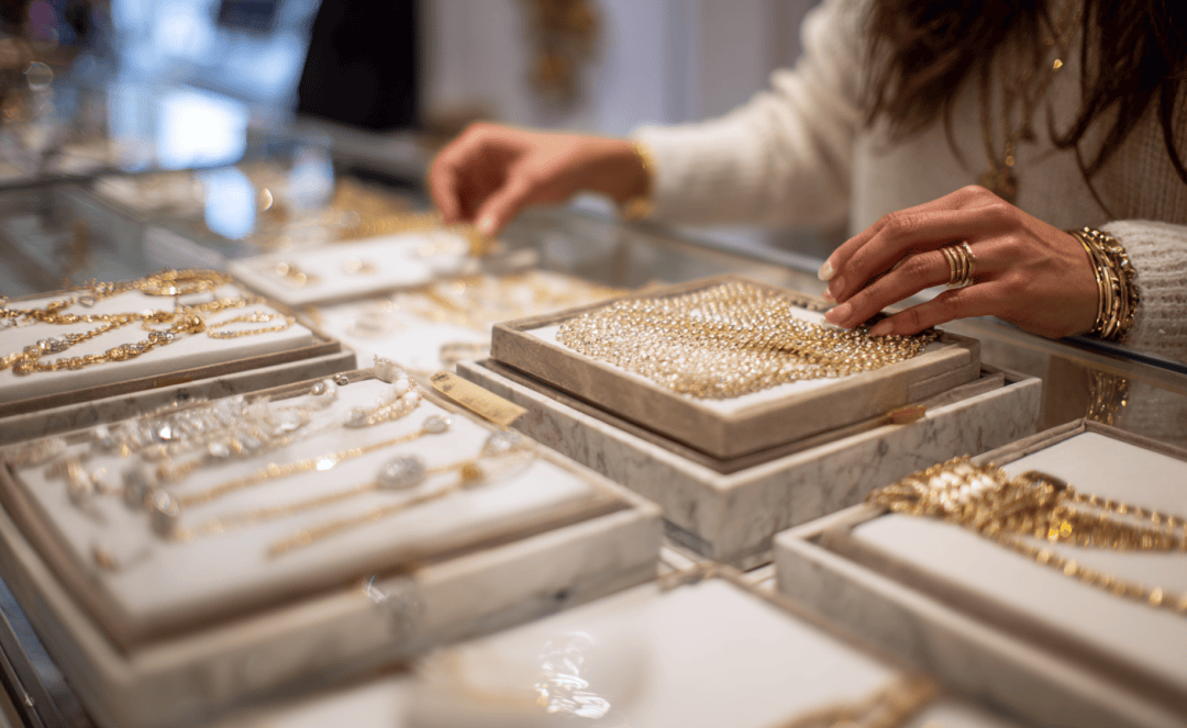 潮汕老板卖0.1克黄金<strong></p>
<p>炒数字货币</strong>,今年已进账62亿