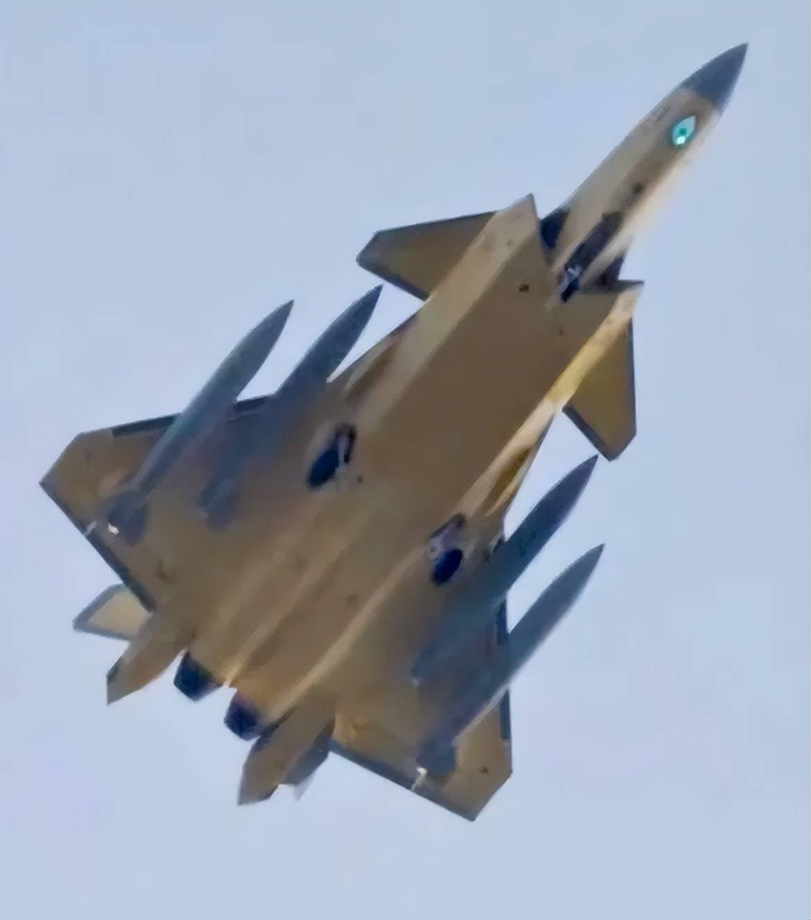 中航官宣：歼-20S具备对地、对海打击能力<strong></p>
<p>数字货币查询</strong>，可与无人机协同作战！