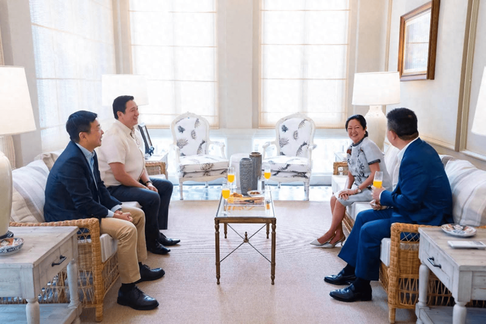 菲律宾主动释好！马科斯派夫人约见我大使，葫芦里卖的什么药