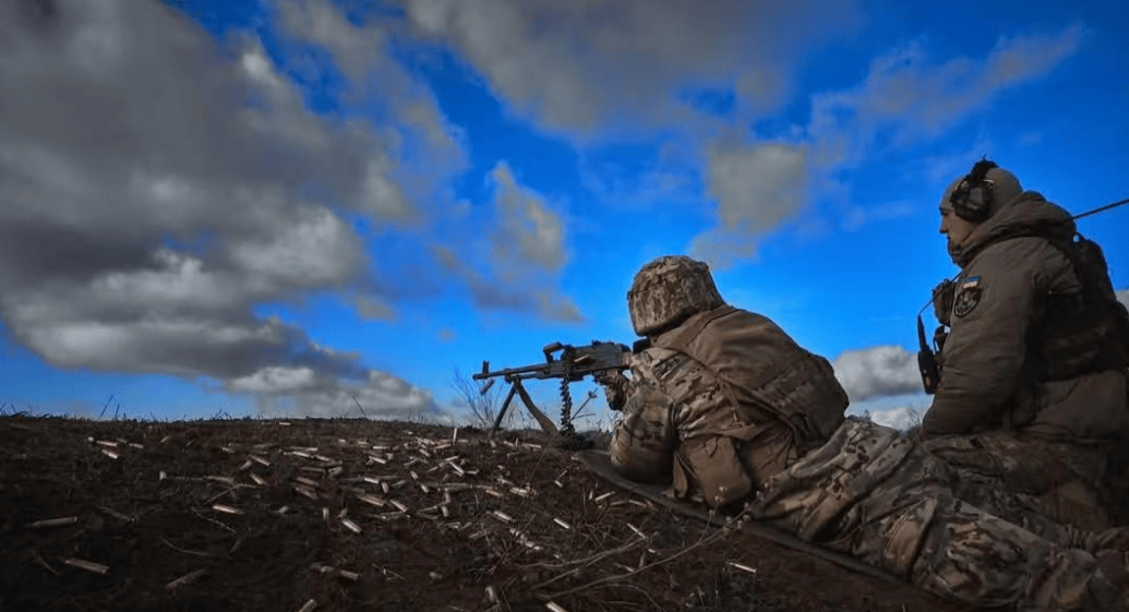 俄军正把乌军吊起来炸<strong></p>
<p>币安数字货币</strong>，俄方报仇零时差，一名"北约关键上校"阵亡！