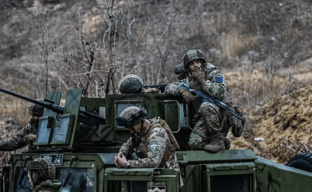 俄军正把乌军吊起来炸<strong></p>
<p>币安数字货币</strong>，俄方报仇零时差，一名"北约关键上校"阵亡！