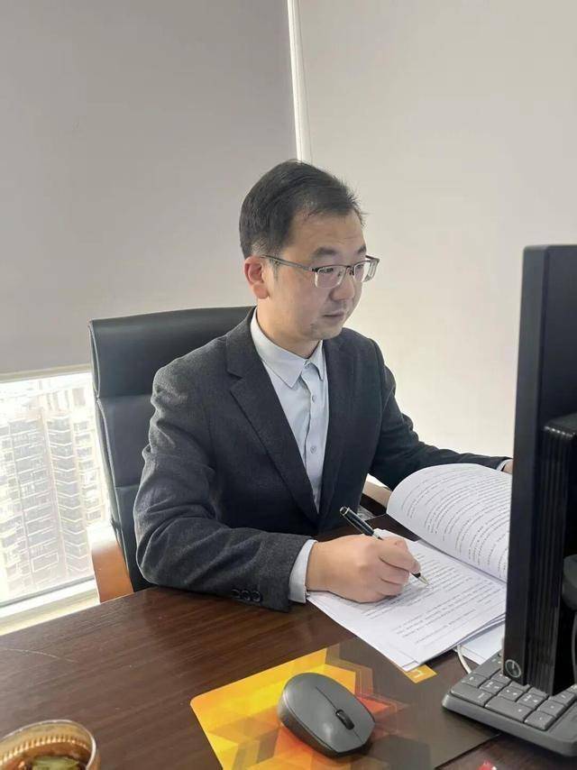 20分钟直达武汉<strong></p>
<p>币安数字货币</strong>！坐动车上下班是种什么体验……