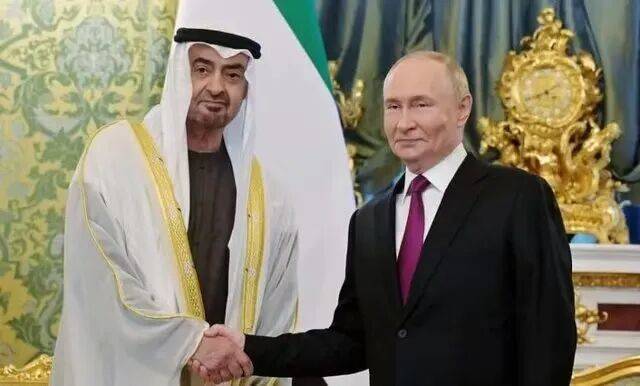 伊朗首都启动战时避难设施建设规划<strong></p>
<p>新数字货币</strong>，将在霍尔木兹海峡实弹军演，伊外长与多国外长通话，欧盟宣布制裁并将革命卫队列为“恐怖组织”