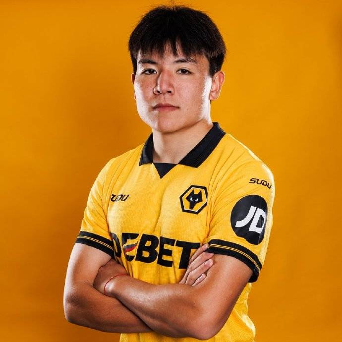 徐彬留洋首秀！首发出战踢满全场 狼队U21遭逆转3-4告负