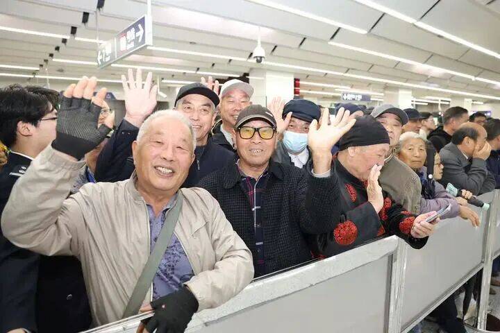 南京首条跨省地铁开通！乘客说：“我坐地铁不去哪里<strong></p>
<p>数字货币交易软件</strong>，就是高兴！”