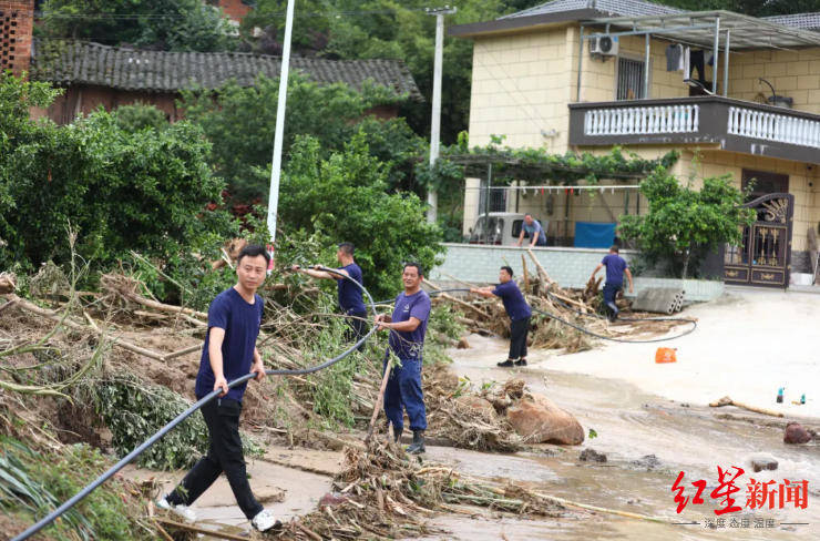 凌晨2点打电话叫醒村民的“谢会计”遇难<strong></p>
<p>数字货币空投</strong>，妻子弟弟仍失联